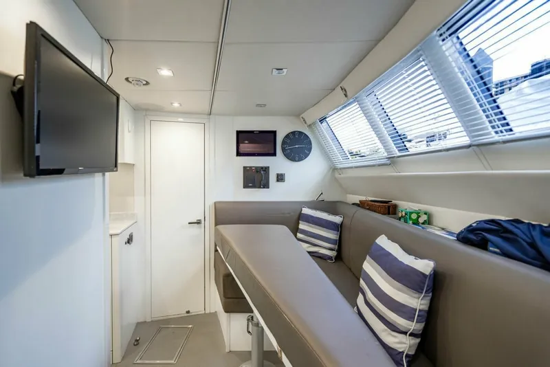 Slide: The Image of Sunseeker 95 Motor Yacht 2019 - 7649302