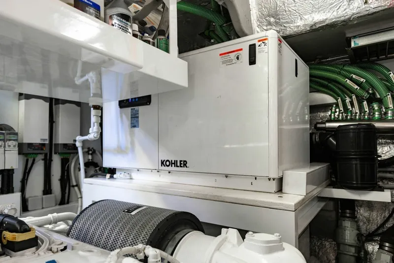 Slide: The Image of Sunseeker 95 Motor Yacht 2019 - 7649298