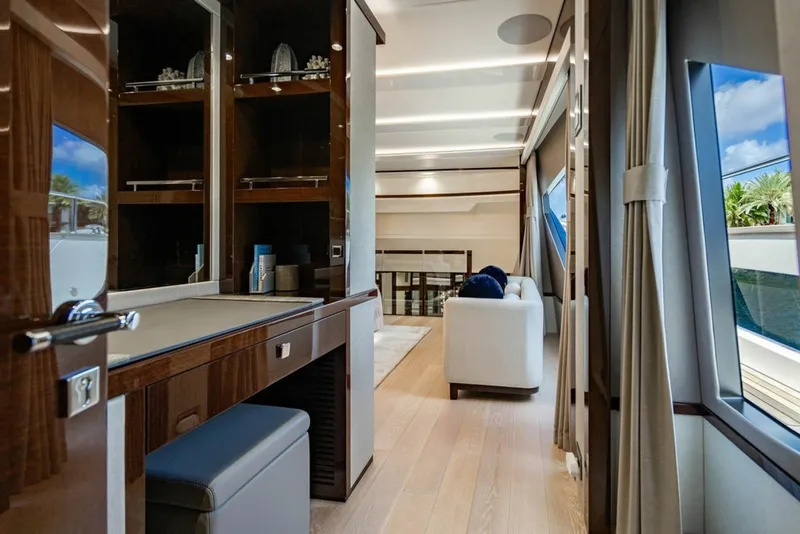Slide: The Image of Sunseeker 95 Motor Yacht 2019 - 7649260