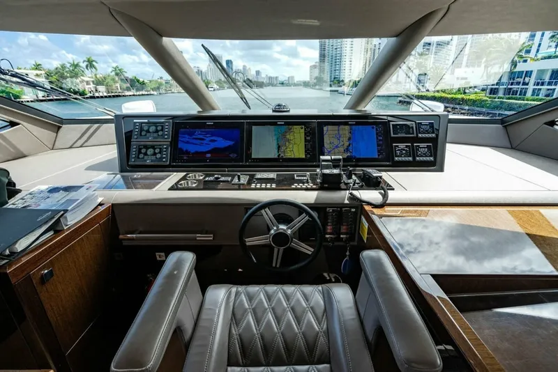 Slide: The Image of Sunseeker 95 Motor Yacht 2019 - 7649291
