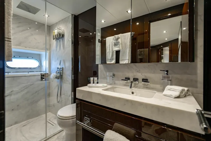 Slide: The Image of Sunseeker 95 Motor Yacht 2019 - 6015219