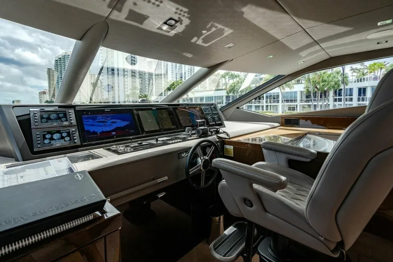 Slide: The Image of Sunseeker 95 Motor Yacht 2019 - 7649292