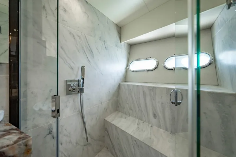 Slide: The Image of Sunseeker 95 Motor Yacht 2019 - 7649267