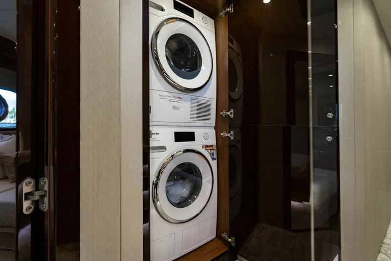 Slide: The Image of Sunseeker 95 Motor Yacht 2019 - 6015243