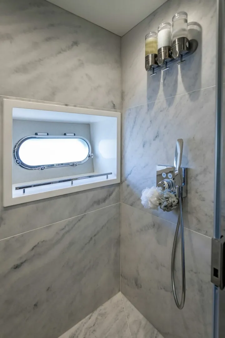 Slide: The Image of Sunseeker 95 Motor Yacht 2019 - 7649272