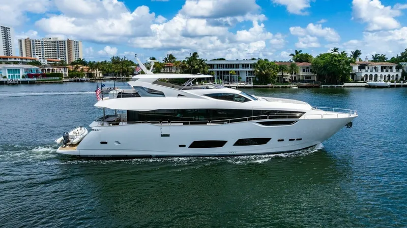 Slide: The Image of Sunseeker 95 Motor Yacht 2019 - 7649214