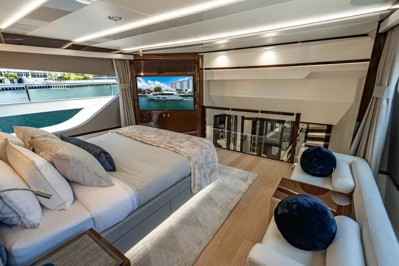 Slide: The Image of Sunseeker 95 Motor Yacht 2019 - 7649261