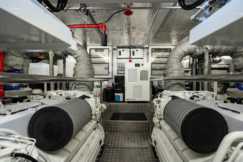 Slide: The Image of Sunseeker 95 Motor Yacht 2019 - 6015248