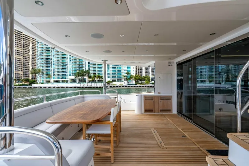 Slide: The Image of Sunseeker 95 Motor Yacht 2019 - 7649221