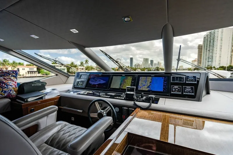 Slide: The Image of Sunseeker 95 Motor Yacht 2019 - 7649296