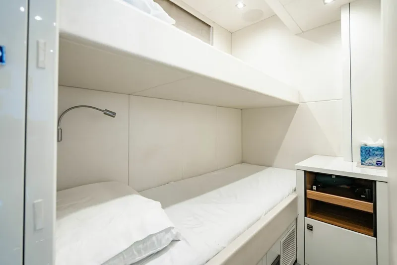 Slide: The Image of Sunseeker 95 Motor Yacht 2019 - 7649304