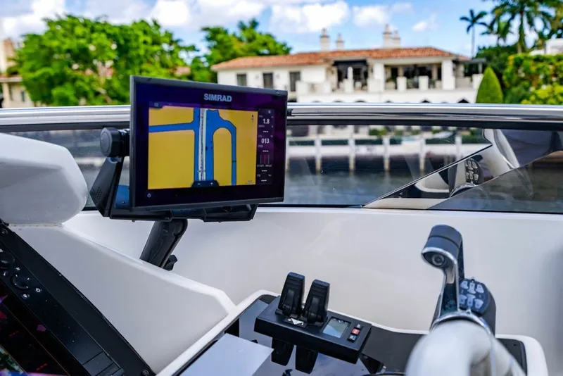 Slide: The Image of Sunseeker 95 Motor Yacht 2019 - 7649240