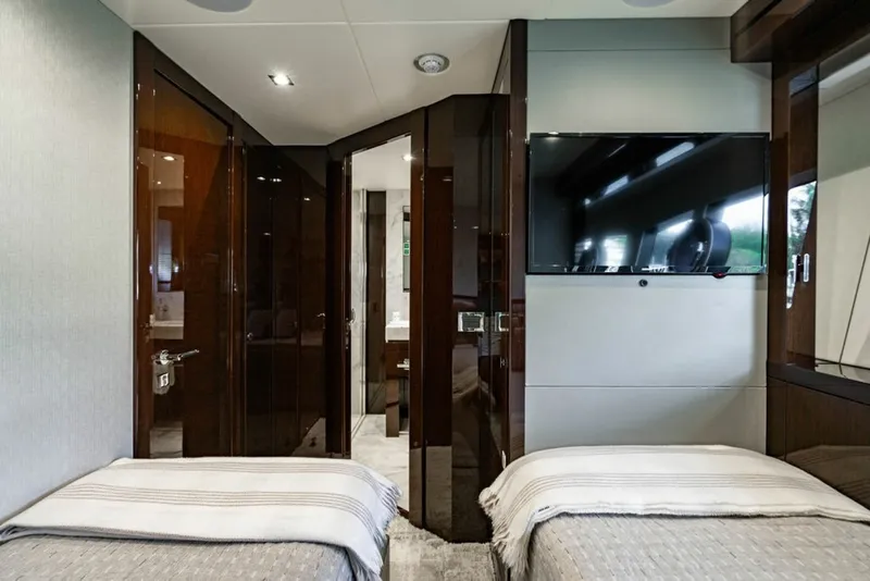 Slide: The Image of Sunseeker 95 Motor Yacht 2019 - 7649287