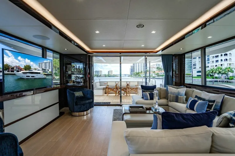 Slide: The Image of Sunseeker 95 Motor Yacht 2019 - 7649247