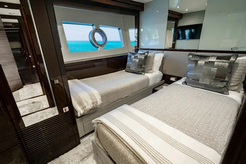 Slide: The Image of Sunseeker 95 Motor Yacht 2019 - 7649286