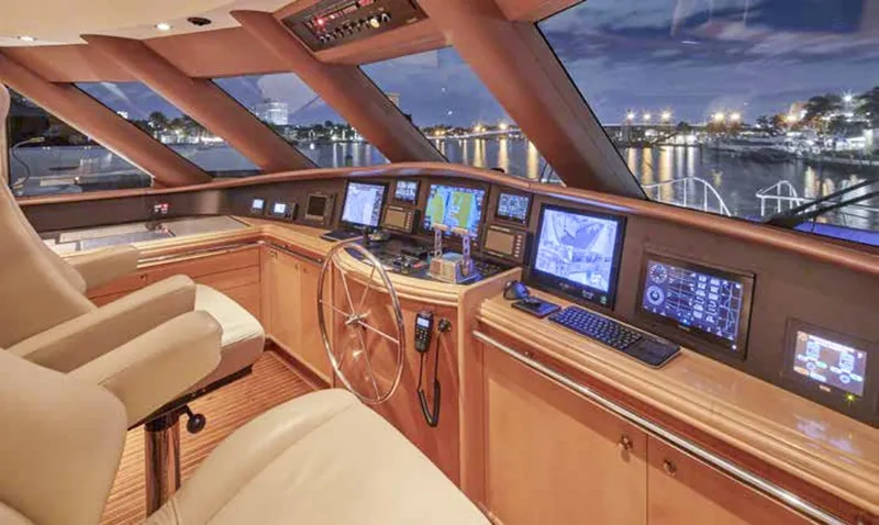 Slide: The Image of Crescent 127 2000 - 6012712