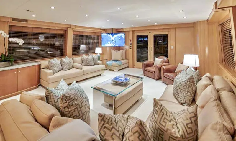 Slide: The Image of Crescent 127 2000 - 6012700