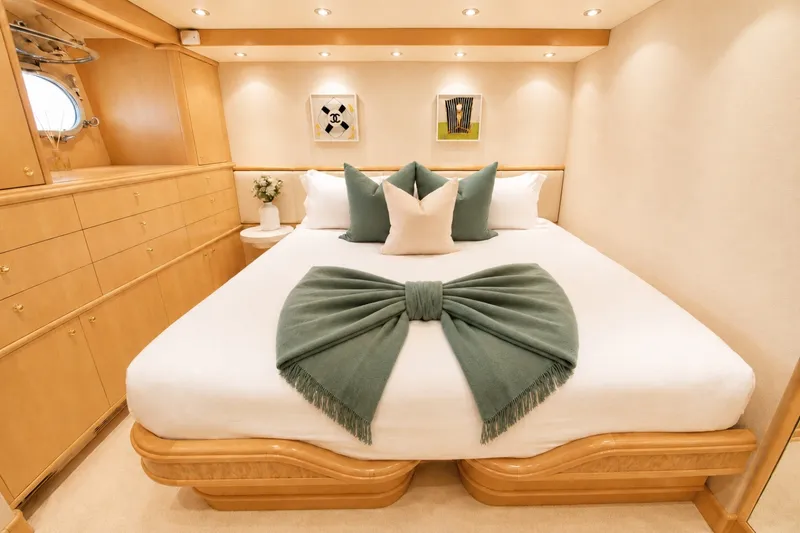 Slide: The Image of 032 Lower Deck Aft Starboard Guest Stateroom With Splitting Bed - 6262376