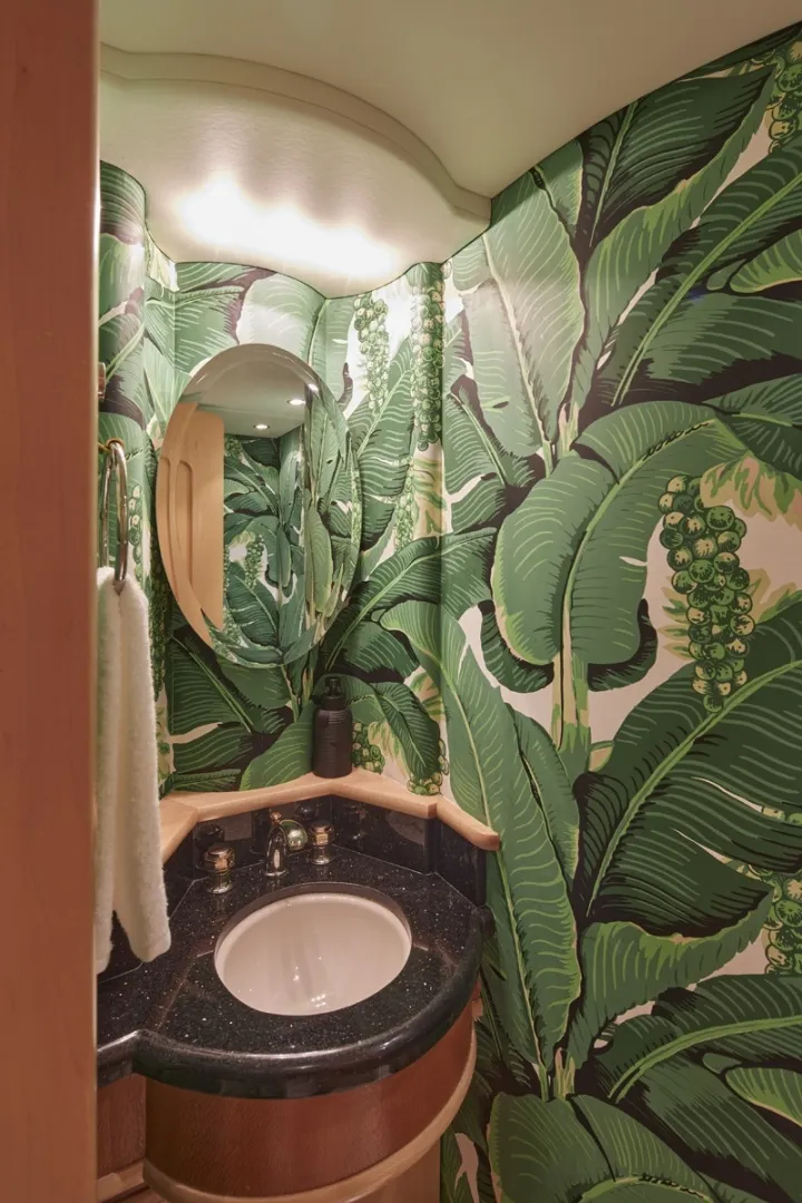 Slide: The Image of Crescent 127 2000 - 6019571