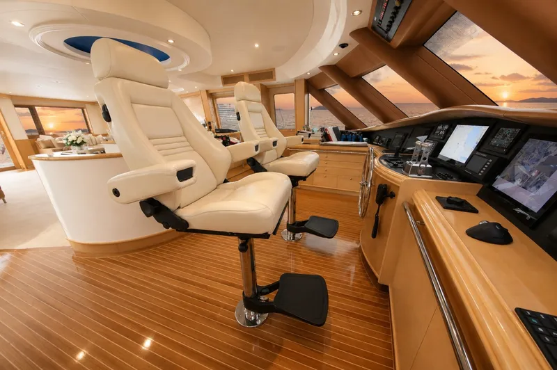 Slide: The Image of 040 Pilothouse - 6262384