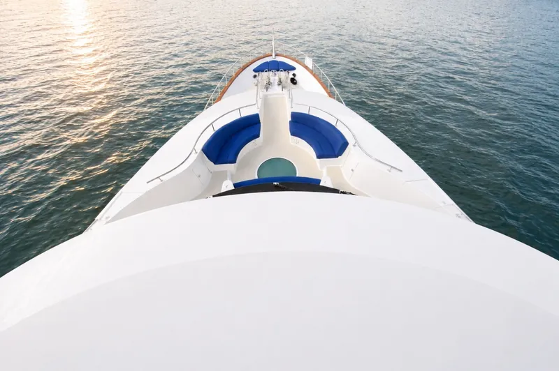 Slide: The Image of 051 Flybridge View Of Forward Bow Area - 6262395