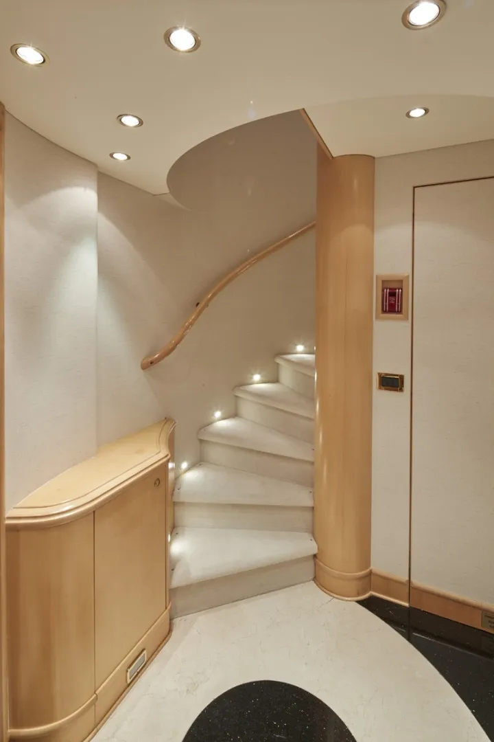 Slide: The Image of Crescent 127 2000 - 6019574