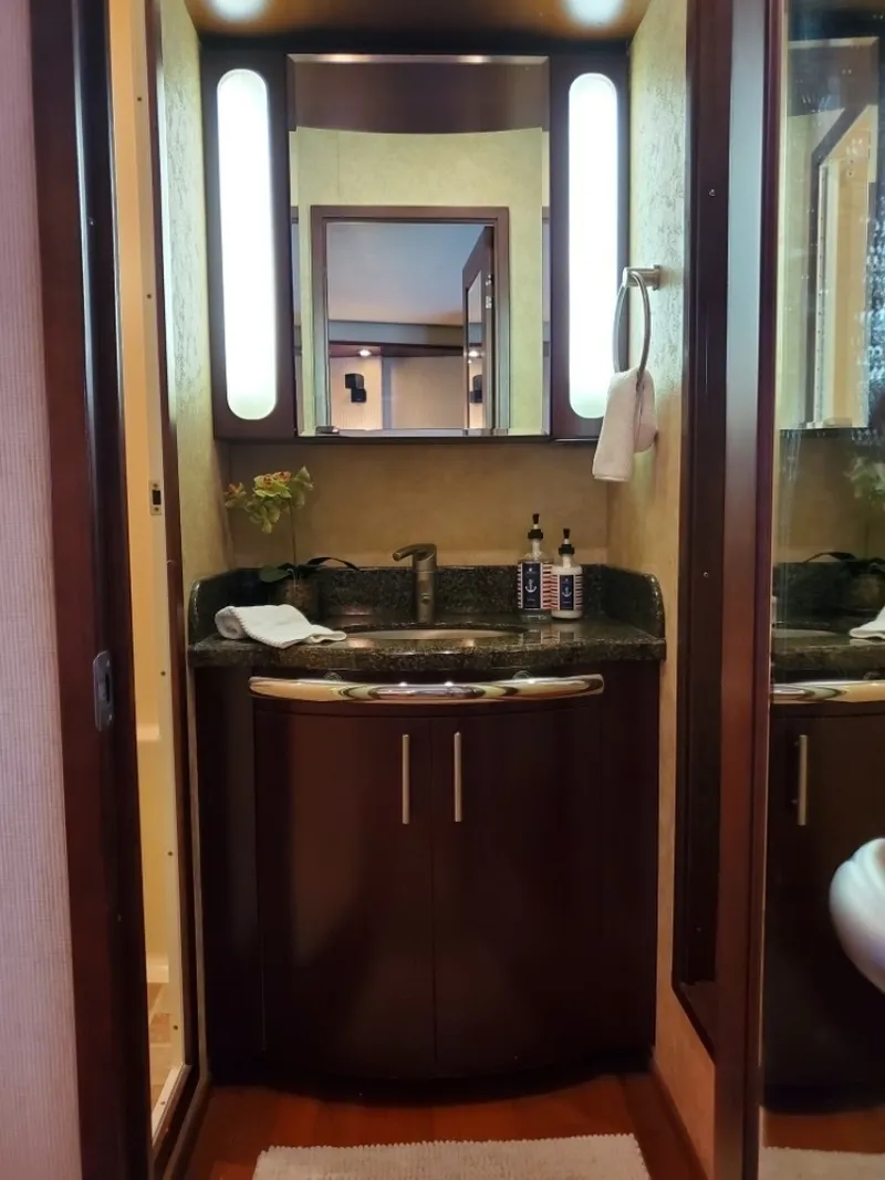 Slide: The Image of Sea Ray 60 Sundancer 2006 - 6013136