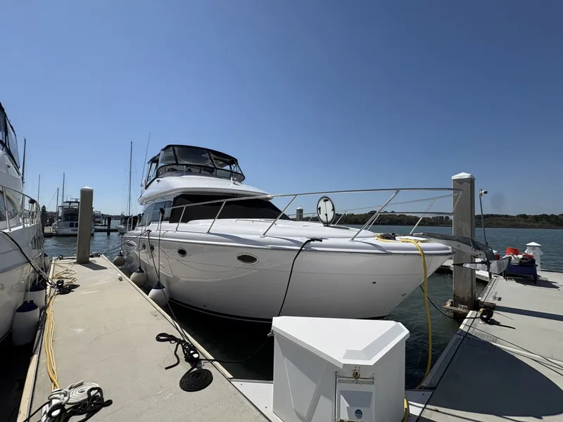 Slide: The Image of Meridian 411 Sedan 2005 - 6013059