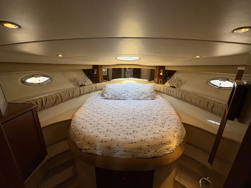 Slide: The Image of Meridian 411 Sedan 2005 - 6013089