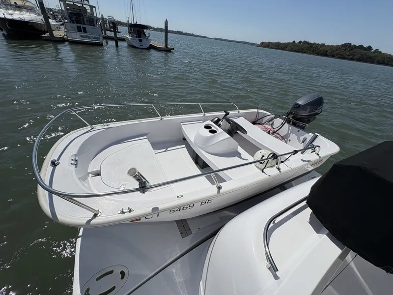 Slide: The Image of Meridian 411 Sedan 2005 - 6013063