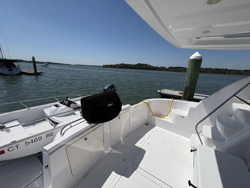 Slide: The Image of Meridian 411 Sedan 2005 - 6013064