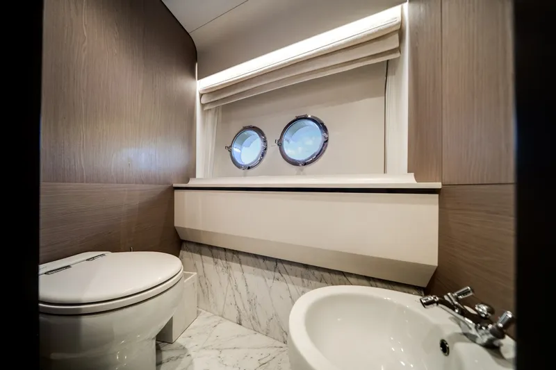 Slide: The Image of Azimut GRANDE 27M 2020 - 7269431