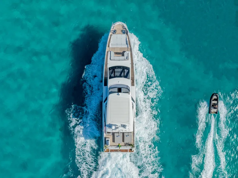 Slide: The Image of Azimut GRANDE 27M 2020 - 6013477