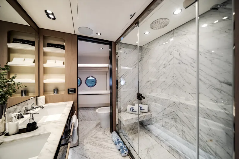 Slide: The Image of Azimut GRANDE 27M 2020 - 7269430