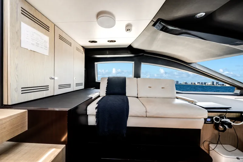 Slide: The Image of Azimut GRANDE 27M 2020 - 7269452
