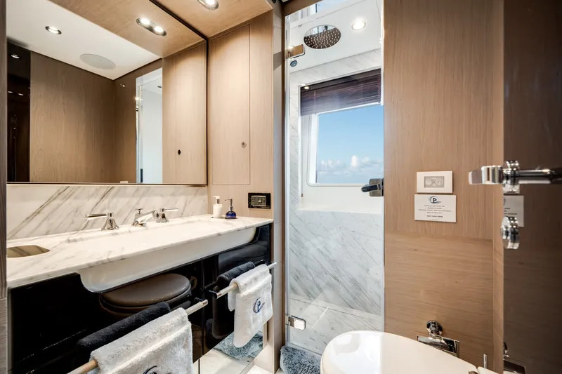 Slide: The Image of Azimut GRANDE 27M 2020 - 7269440