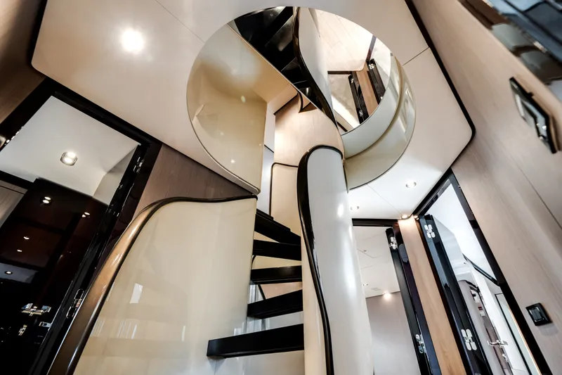 Slide: The Image of Azimut GRANDE 27M 2020 - 7269435