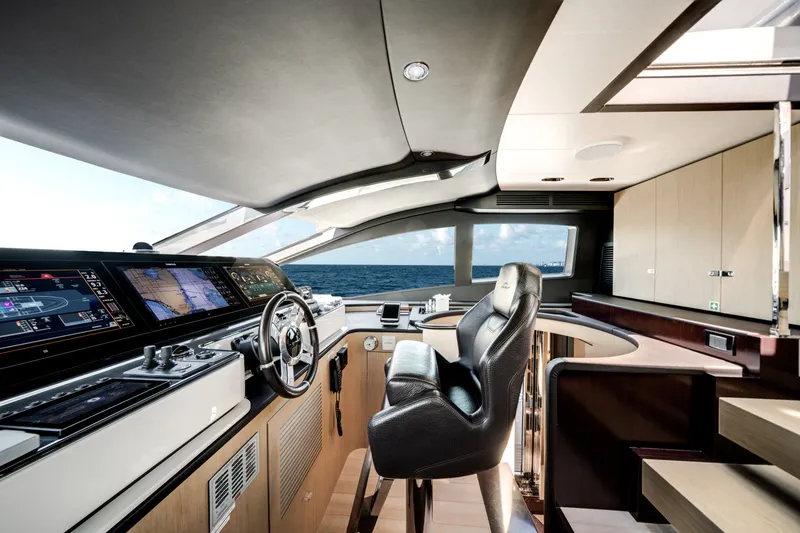 Slide: The Image of Azimut GRANDE 27M 2020 - 7269451