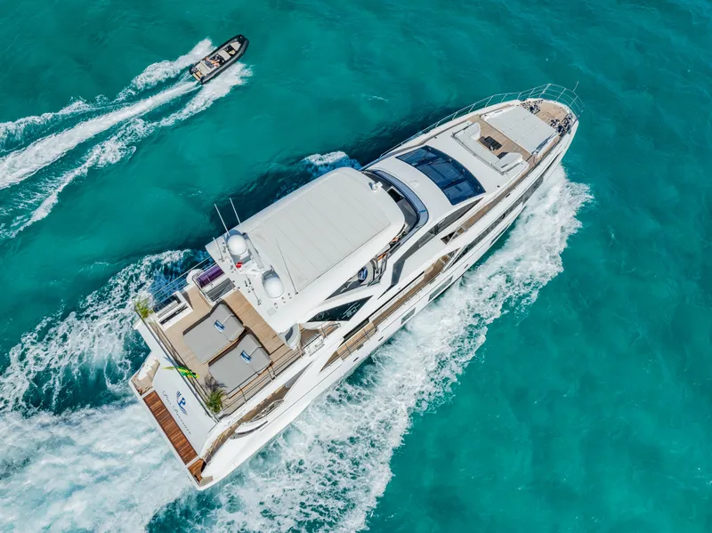 Slide: The Image of Azimut GRANDE 27M 2020 - 6013471