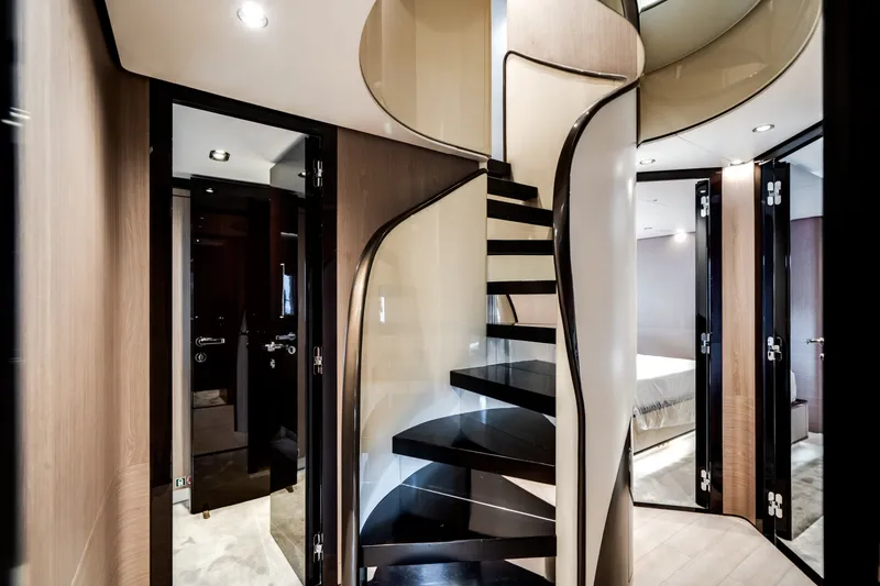 Slide: The Image of Azimut GRANDE 27M 2020 - 7269434