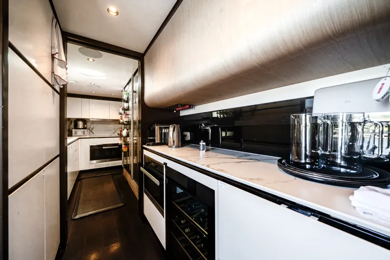 Slide: The Image of Azimut GRANDE 27M 2020 - 7269421