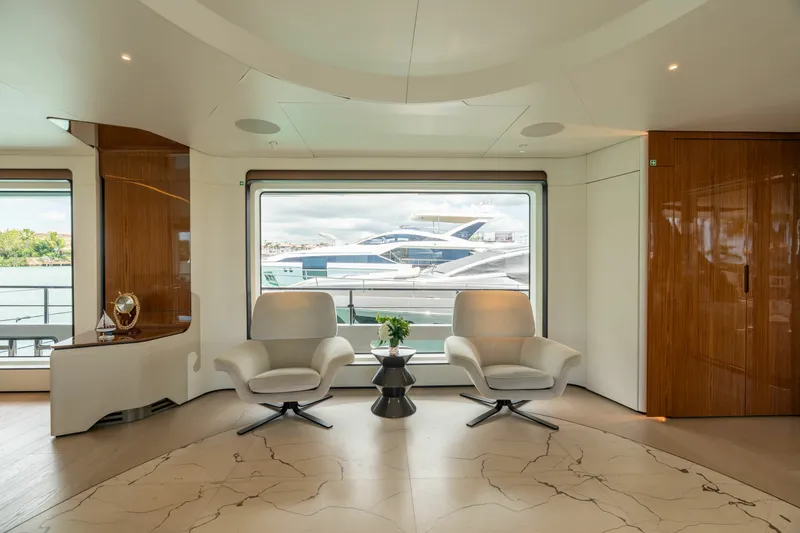 Slide: The Image of Azimut GRANDE 36M 2024 - 6827240