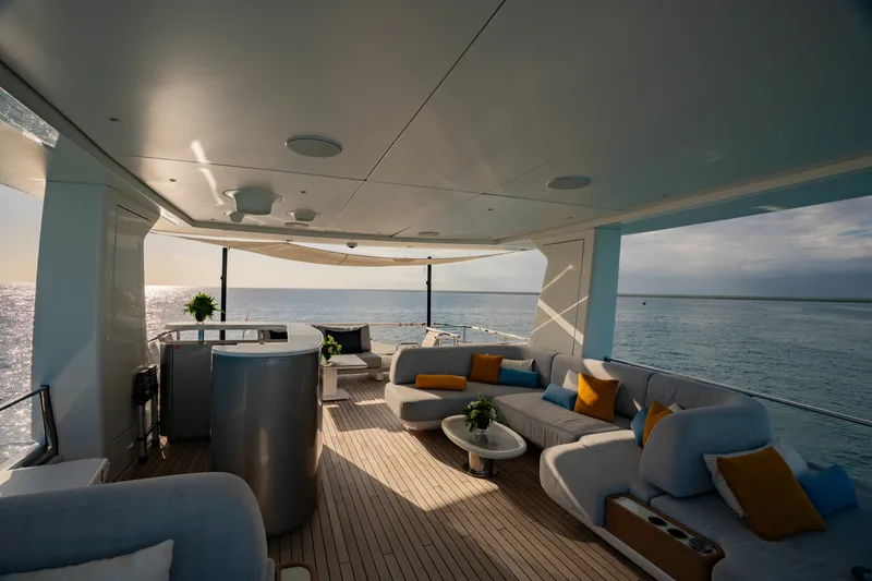 Slide: The Image of Azimut GRANDE 36M 2024 - 6827221