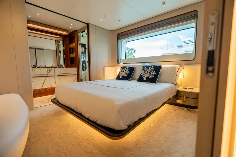 Slide: The Image of Azimut GRANDE 36M 2024 - 6827258