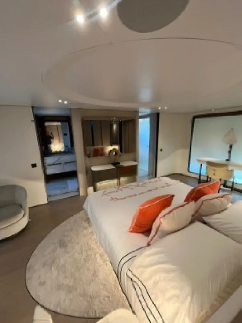 Slide: The Image of Azimut GRANDE 36M 2024 - 6013493