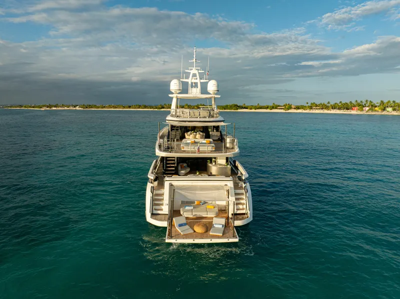 Slide: The Image of Azimut GRANDE 36M 2024 - 6827194