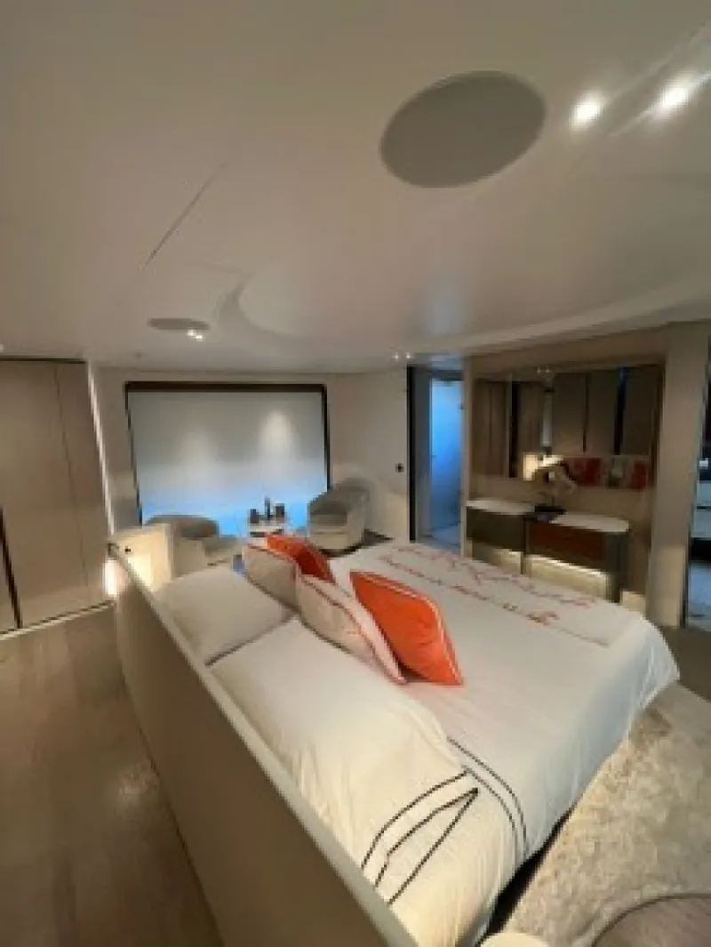 Slide: The Image of Azimut GRANDE 36M 2024 - 6013494