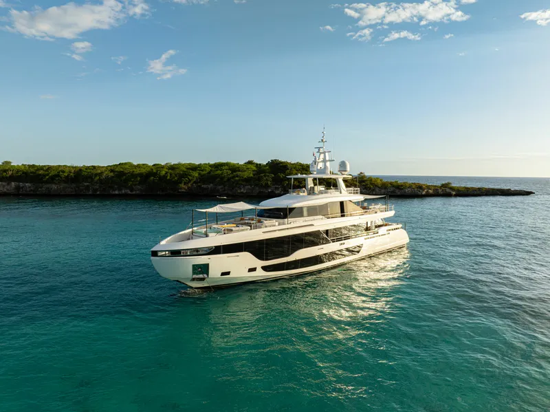 Slide: The Image of Azimut GRANDE 36M 2024 - 6827185