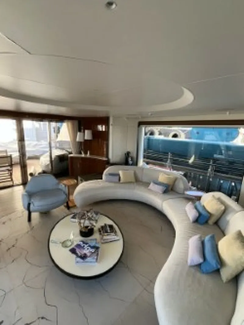 Slide: The Image of Azimut GRANDE 36M 2024 - 6013485