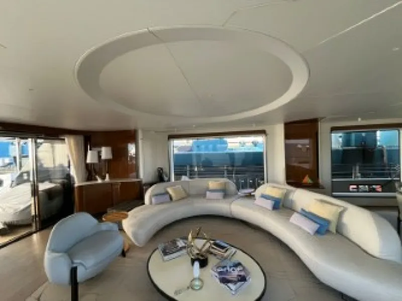 Slide: The Image of Azimut GRANDE 36M 2024 - 6013486